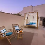 Owl Booking Villa Alvarez - Luxury Retreat In The Old Town