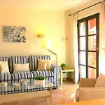 Apartamento En El Puerto De Soller Con Gran Terraza Privada Y Vistas Al Mar. Piscina Comunitaria. Localizado En Un Zona Tranquila Y Muy Soleada. Wifi Gratis Disponible. Parking.