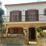 Spacious House In S'Illot With Garden For 6 People