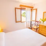 Cozy Chalet With Wifi And A / C