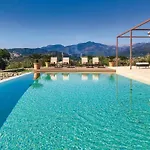 4 Bedroom Stunning Home In Moscari