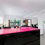 Yourhouse Es Cardinal