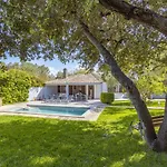 Villa Julieta 454