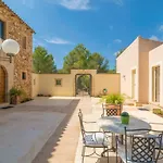 Villa Pins