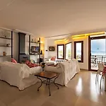 Rafael - Pine Walk Apartment With Stunning Views To The Sea