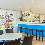 Universal Hotel Romantica
