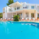 Villa Ses Arcades By Villa Plus