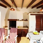 Nice Cosy Villa For 4 People By Renthousing