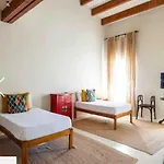 Didi House - Charming In Downtown Mahon