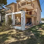 La Gola Apartment, First-Line Beachfront, Newly Refurbished