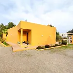 Bonita Casa Con Piscina Privada Y Amplio Jardin