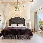 Villa Amarantos