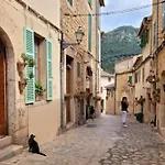 Valldemosa Sleep & Hike