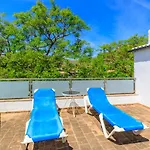 Juanito Apartment