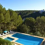 Serpentona Apartments