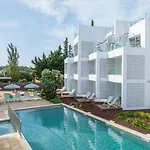 Cabot Las Velas Apartments