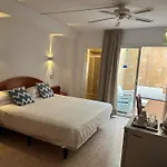 Hostal De La Caravel-La