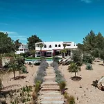 Villa 4 Palms Only 5 Minutes From Ibiza