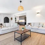 Villa Aranya