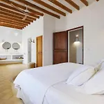 Cosy Holiday Home With Swimming Pool