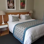 Pearl Valley Suites