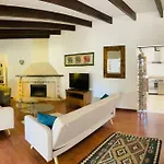 Stunning Country Villa With Panoramic Mountain Views
