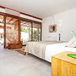 Idayvuelta Home & Suites With Private Pool