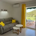 Hulme B19 By Som Menorca