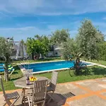 Villa With Private Pool In Llucmajor