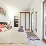 Cozy Villa With Beach View