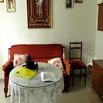 Opulent Retreat Manor Suites