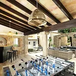 Villa Encinas