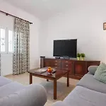Pleasant Apartment Near Centre