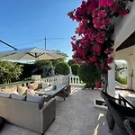 Villa Jones