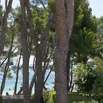 Assimetric, A Solo 50 Metros De La Playa