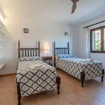Cozy Home In Santa Malrgalida With Wifi