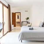 Stunning Villa With Gardens