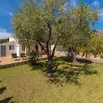 Villa Les Oliveres Petites De Un Dormitorio
