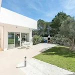 Beautiful Villa With Facilities