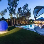 Modern Villa With Hot Tub