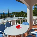 Moderne, Frische Familienvilla Allondra