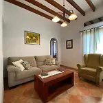 Casa Nuria, Haus Im Zentrum Von Pollensa, 10 Meter Von Der Calvario Treppe Entfernt, Fuer 6 Personen, Mit Wifi Und Klimaanlage,
