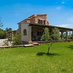 Fantastische Finca Mit Ueberdachter Terrasse