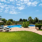 Fantastische Finca Mit Ueberdachter Terrasse