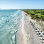 Beach House, 1 Min To Beach