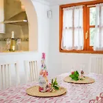 3-Bedroom Country House, By The Beach