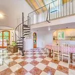 3-Bedroom Country House, By The Beach
