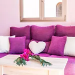 Holiday Home For 10 Guests Near Beach