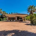 Pet-Friendly Country House With Pool