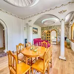 Charming Holiday Home For 6 Guests